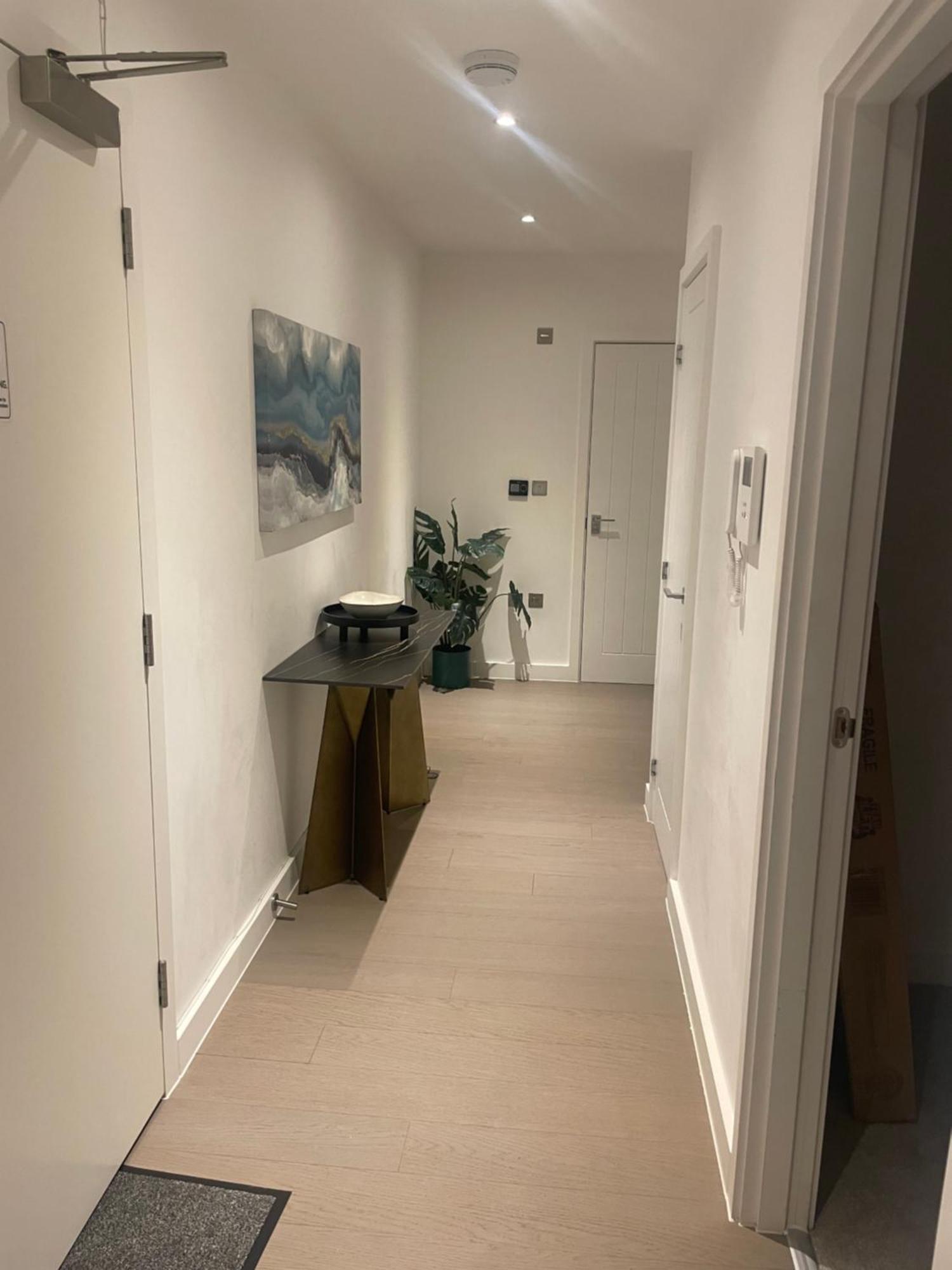 Superior Large Suite Luxury Living City Apartment, 2 Kingsize Bedrooms Business Suite - Free Wifi * St Albans